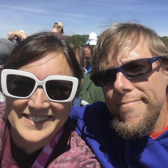 Meet your Poshers Brad and Heather - Picture 9 of 14